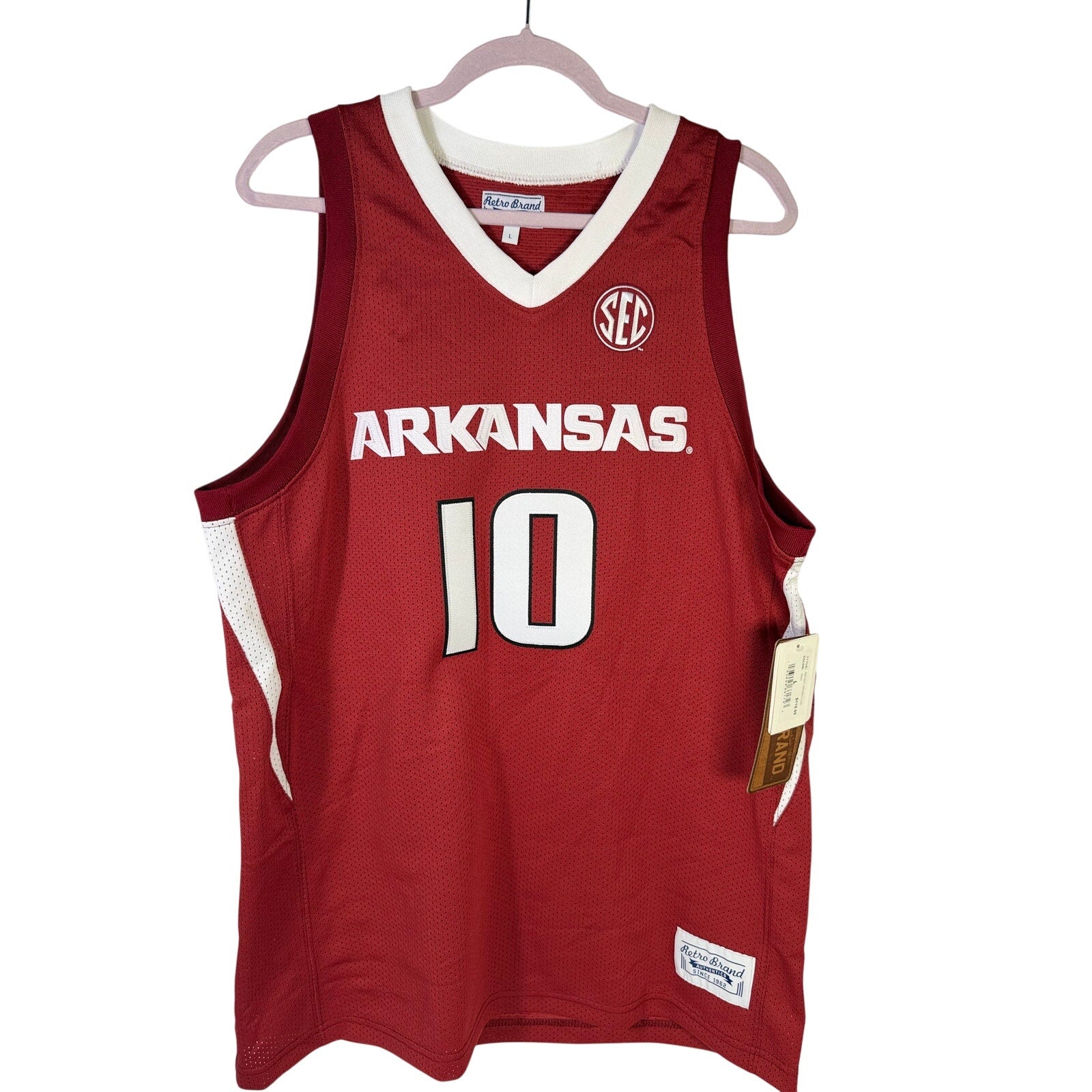 Retro Brand Arkansas Razorbacks #10 basketball jersey in red, men's large size, featuring team logo and player number.