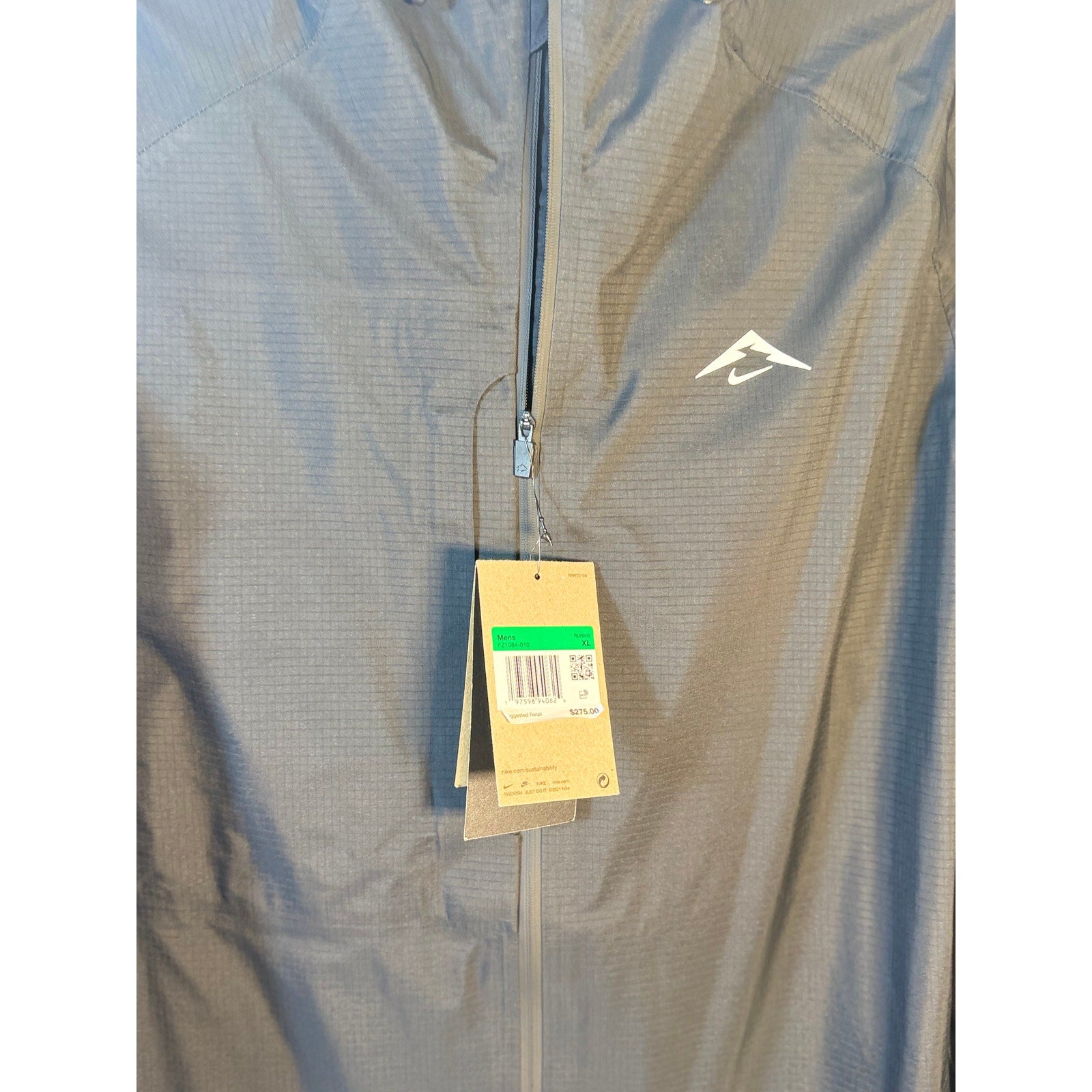Nike men's gray windrunner hooded jacket, full-zip running jacket in size XL, lightweight and sporty with Nike branding.