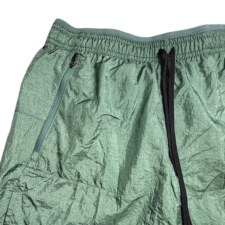 Nike Running Division Stride 5-inch Dri-FIT men's shorts, small size, lightweight athletic shorts with breathable fabric for running.
