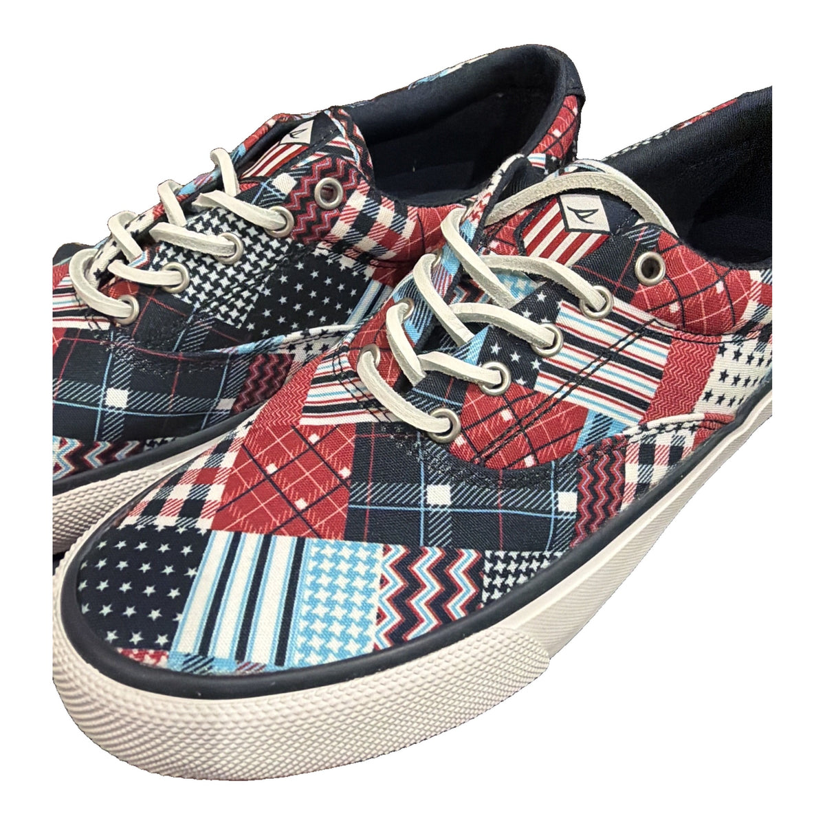 Sperry men's patchwork canvas lace-up sneakers in USA Blue Multi with white soles, size 9 medium, new in box.