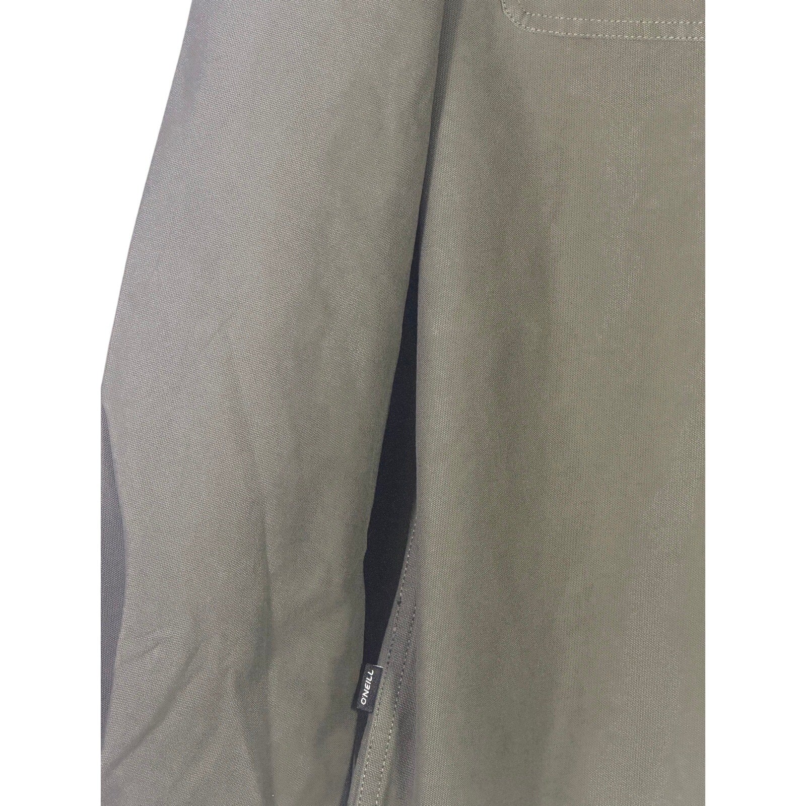 O’Neill men's olive green utility overshirt in size medium, featuring multiple pockets and casual button-up style.