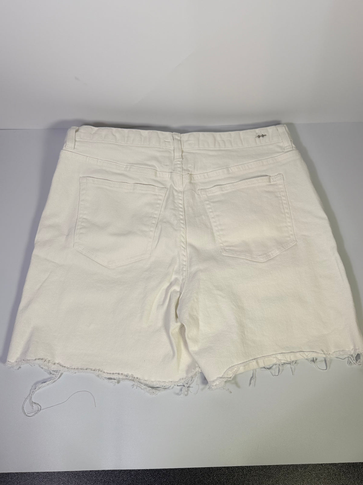 Habitual Skylar women's white denim Bermuda shorts with raw hem, size 10/30, casual fashion clothing for women.