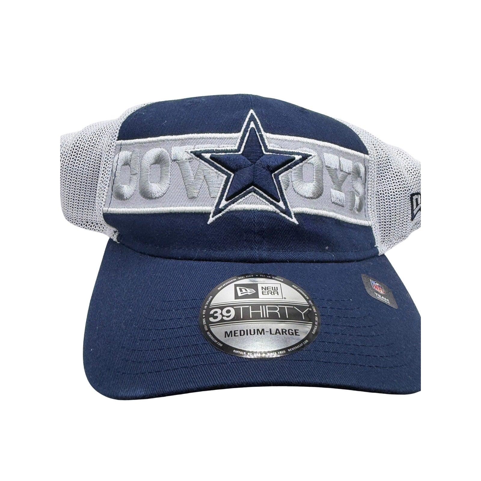 New Era Dallas Cowboys 39THIRTY mesh hat in navy and white with structured fit and curved brim.
