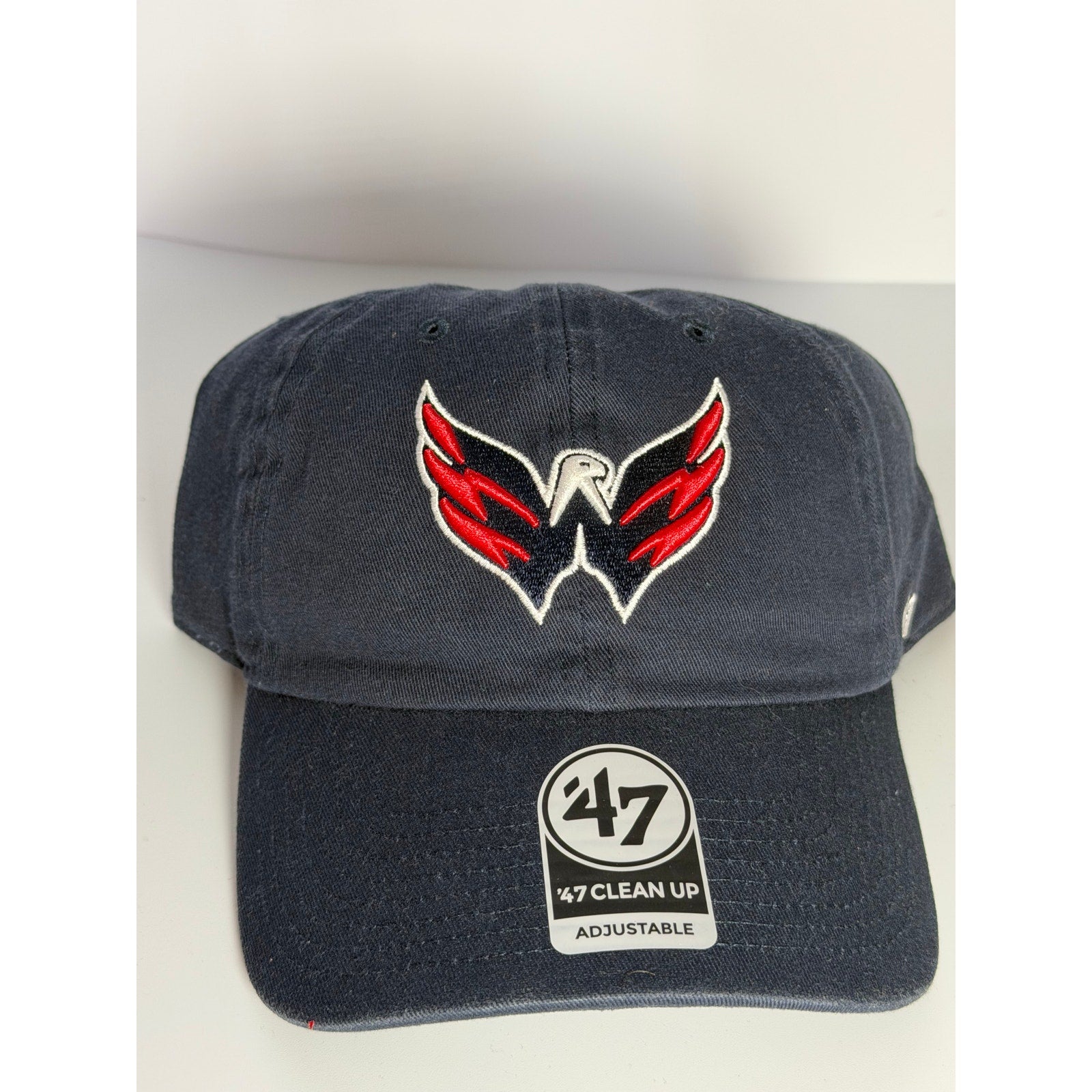 47 Brand Washington Capitals navy adjustable strapback hat with embroidered NHL logo, casual and comfortable headwear.