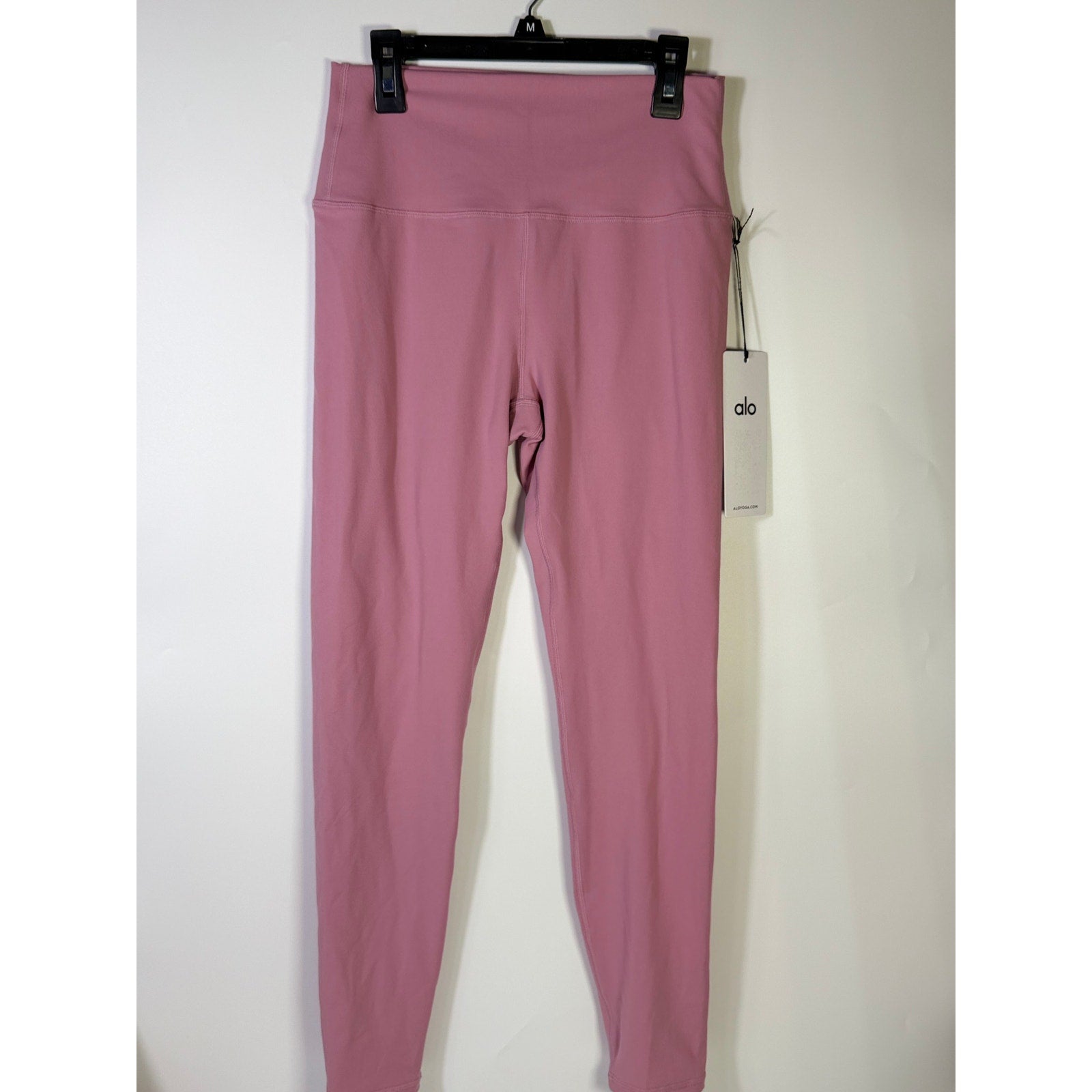 Alo Yoga 7/8 high-waist Airbrush leggings in pink Wild Rose, women's athletic pants with a snug fit and high-rise design.