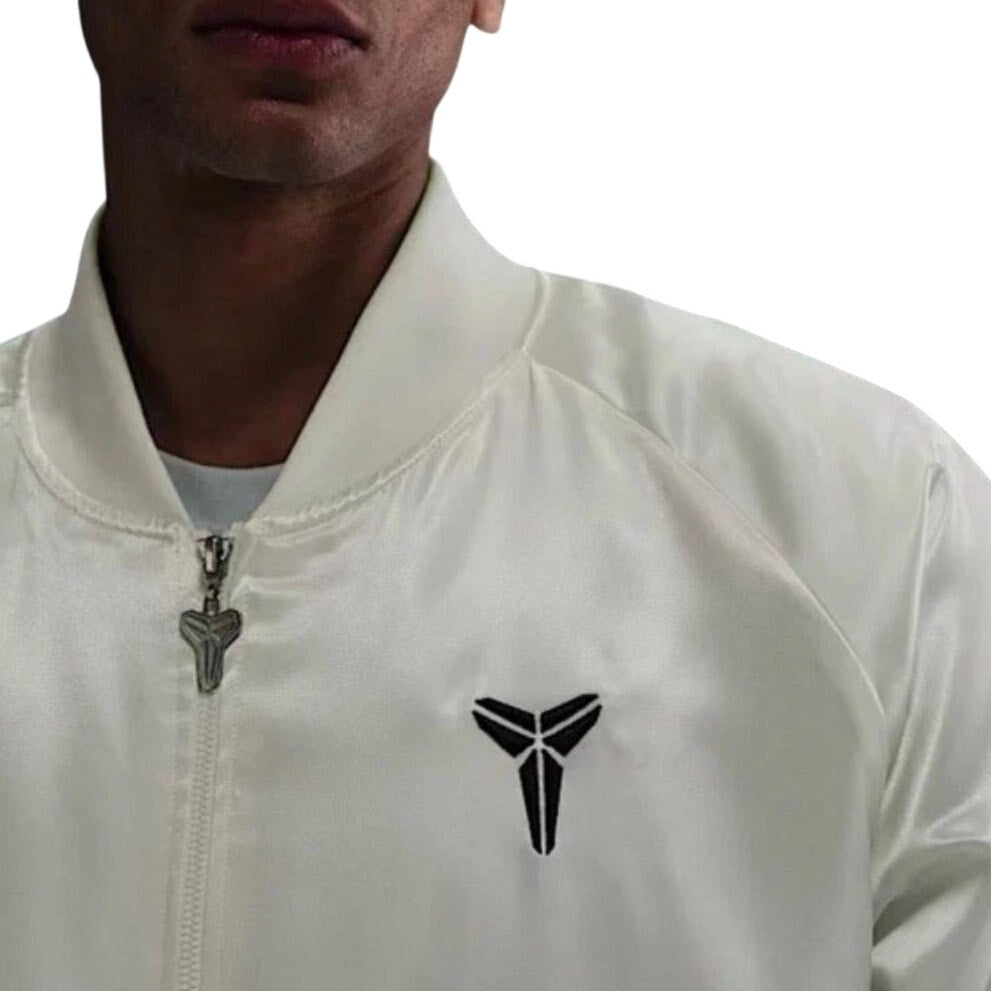 Nike Kobe Year of the Mamba insulated men's white jacket in XXL, featuring a puffy design and Nike branding.