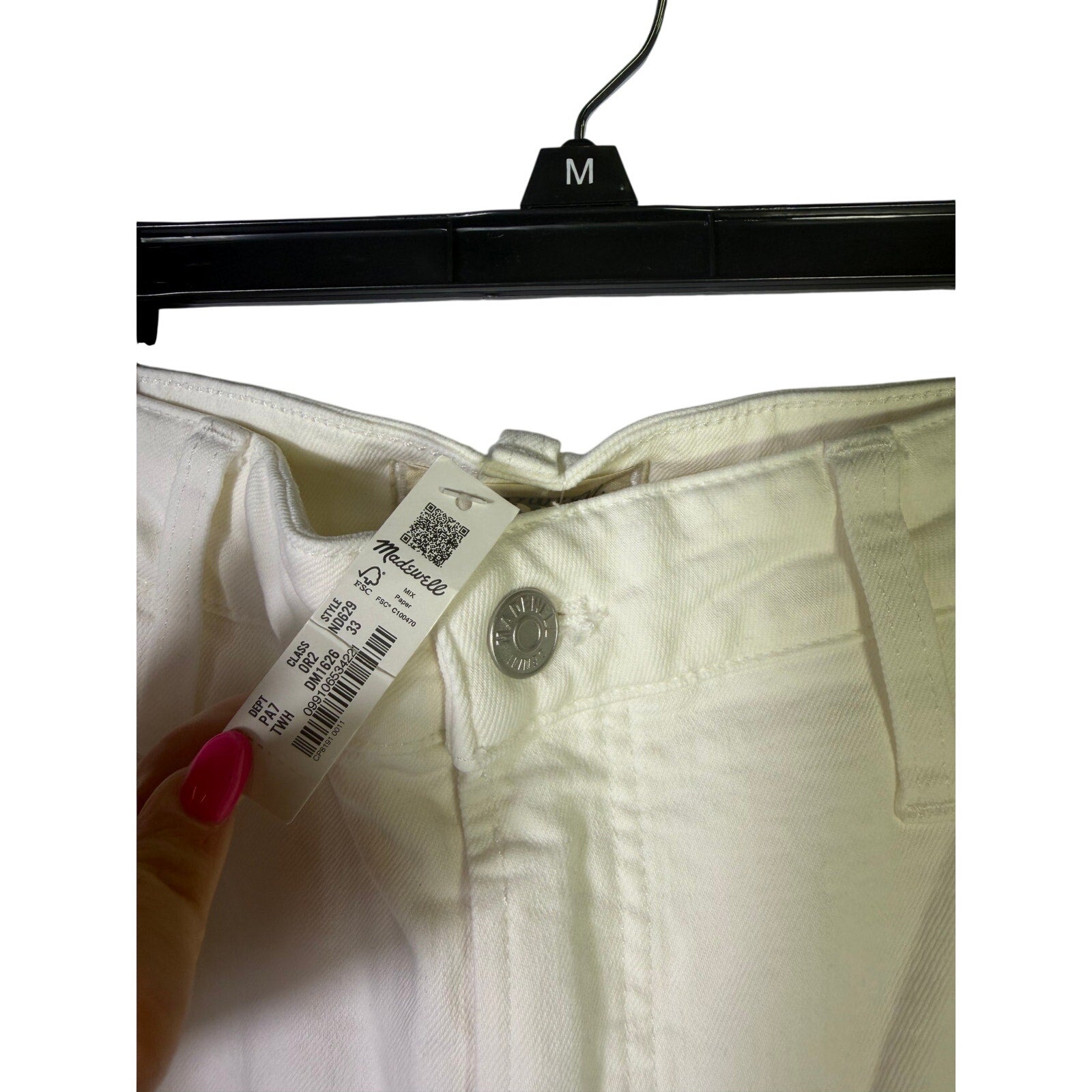 Madewell Curvy Perfect Vintage Jeans for women, high rise tapered fit in white, size 33, displayed flat with front view.