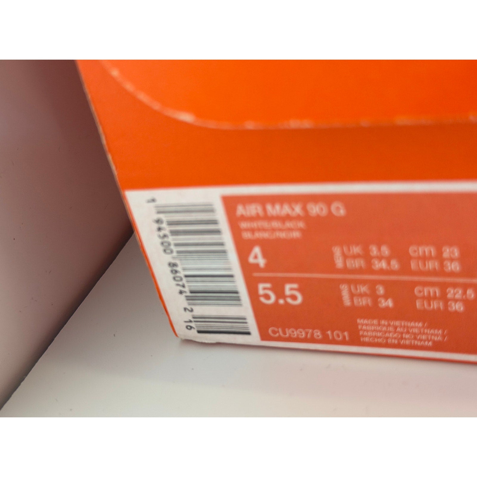 Nike Air Max 90 G golf shoes in white and black for women, US size 5.5, featuring sporty design and Nike branding.