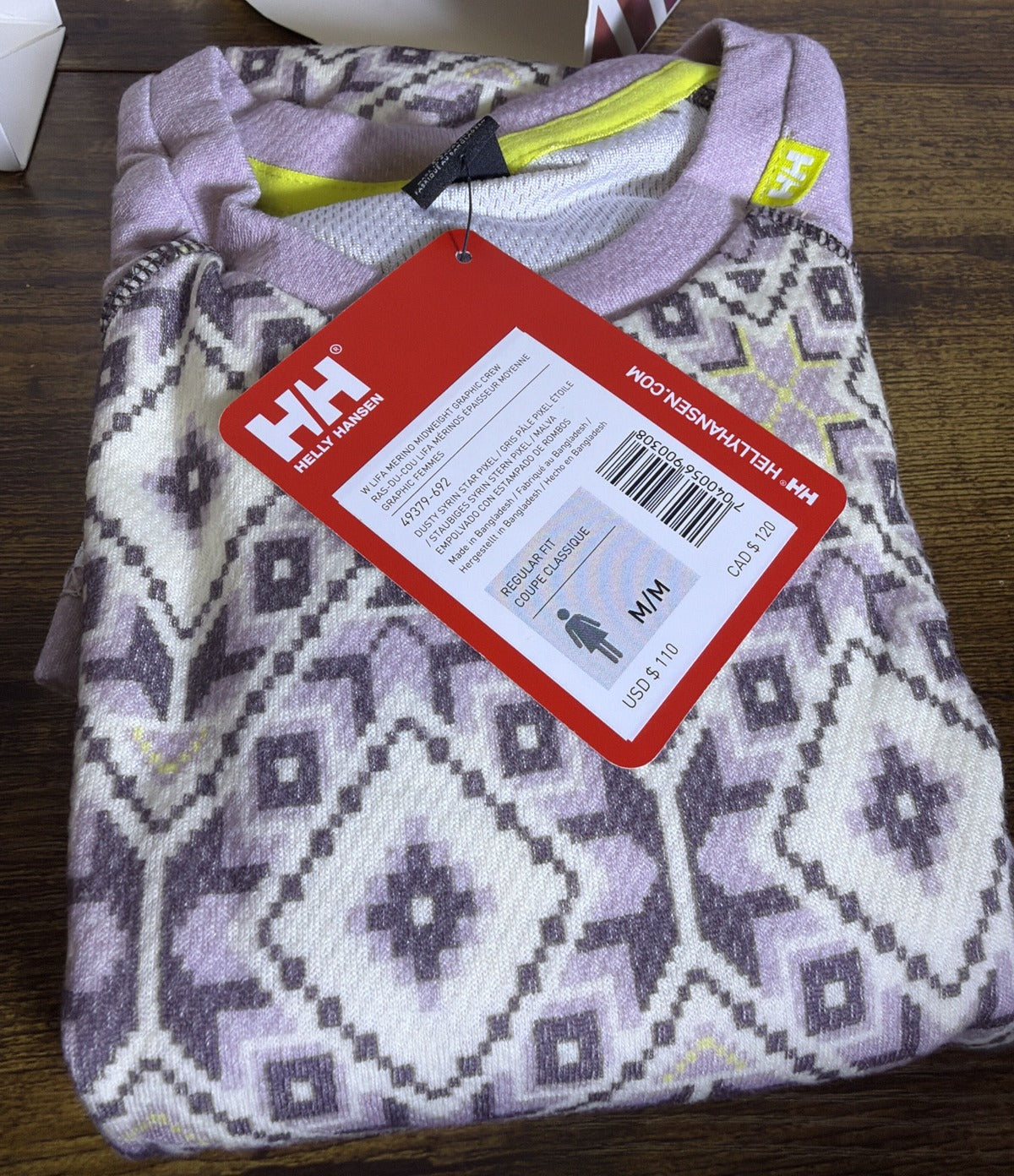 Helly Hansen women's Lifa Merino midweight graphic crew base layer shirt in Dusty Syrin Star Pixel, size S, new with tags.