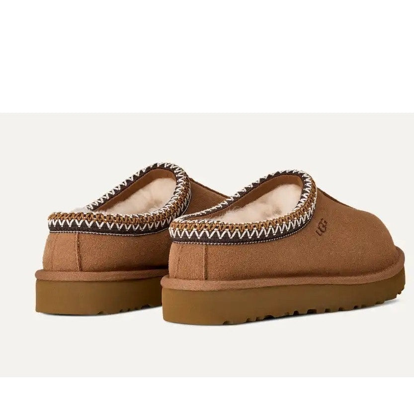 Women’s UGG Tasman II Slippers in Chestnut, size 9, featuring plush sheepskin lining and comfortable slip-on design.