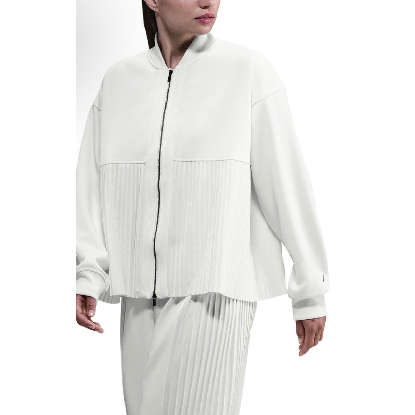 Nike women's white pleated bomber jacket full zip, size M, stylish and lightweight, with a modern design and full front closure.