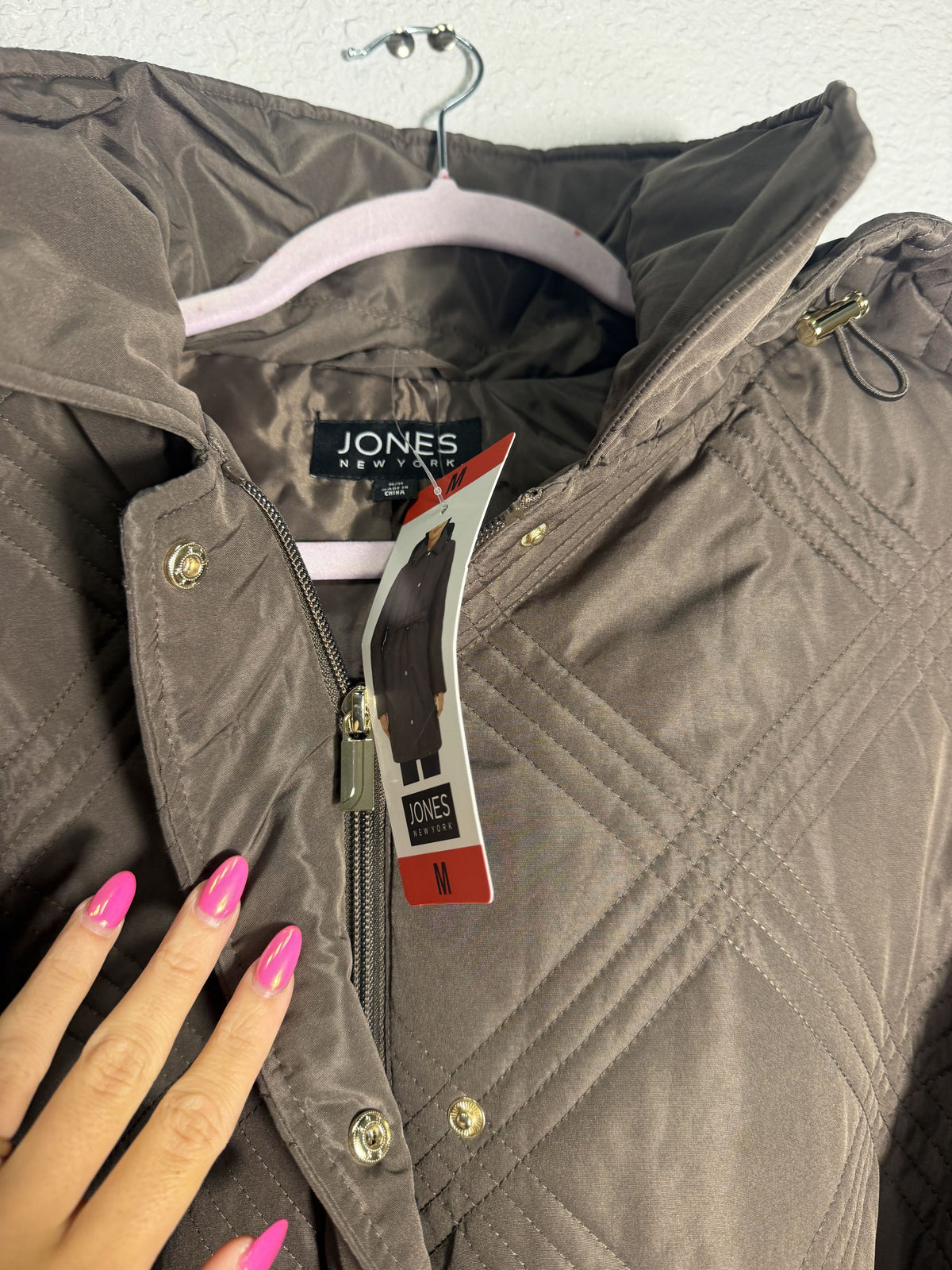 Jones New York women's taupe quilted belted hooded coat, medium size, featuring a warm, stylish jacket with a front zipper and pockets.