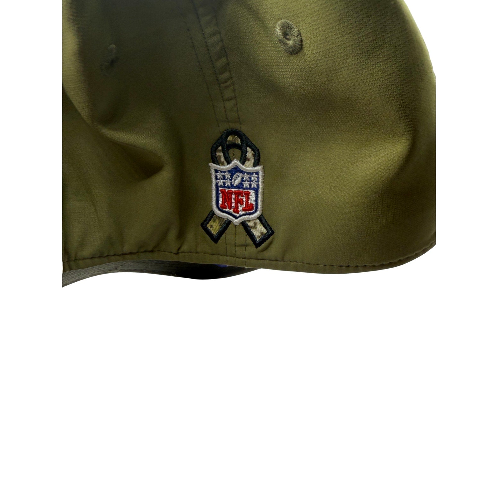 Olive green Los Angeles Rams NFL New Era 39THIRTY Salute to Service hat with embroidered Rams logo and military-themed accents.