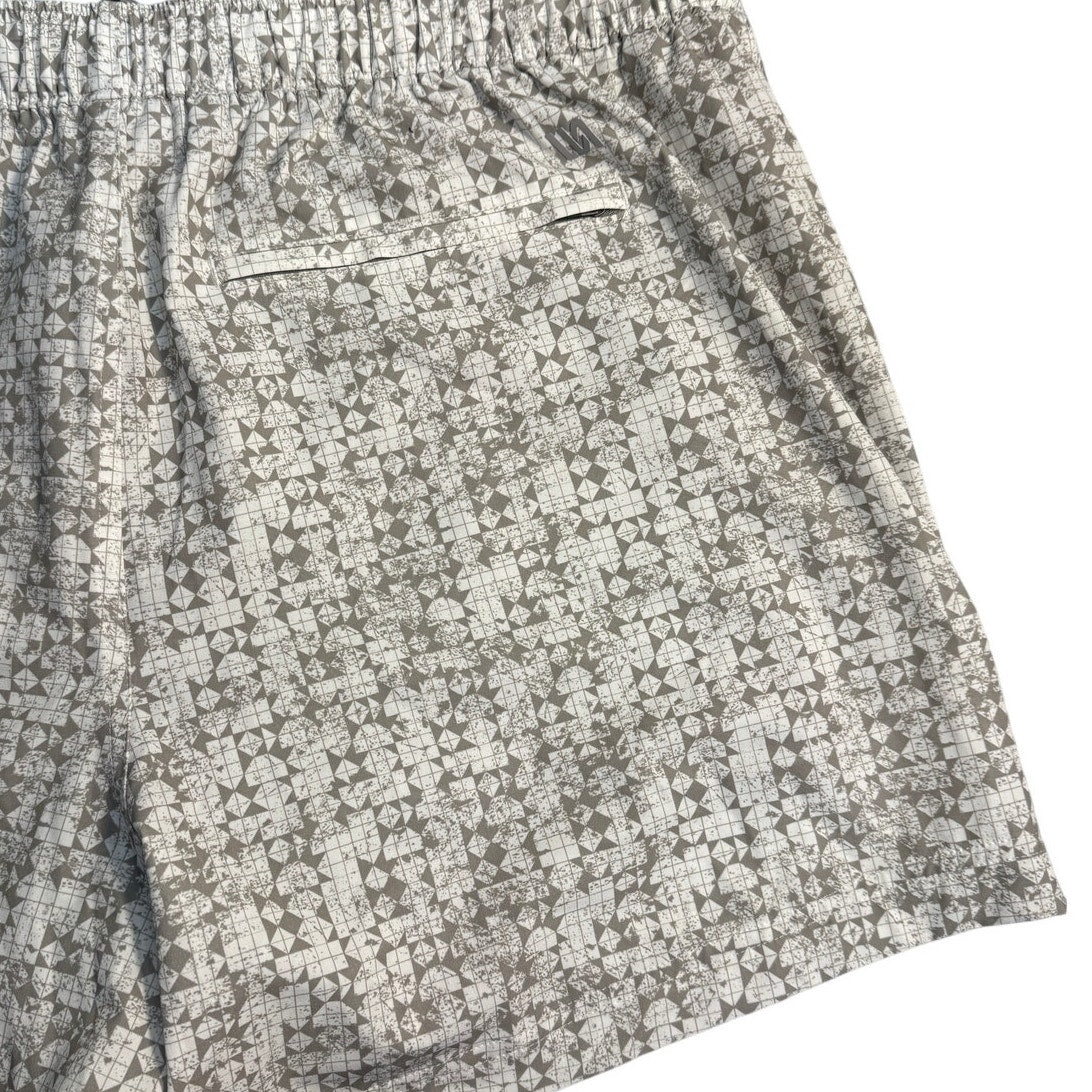 VRST Men’s Large 5” Resort Short White Silver Geo 4-Way Stretch UPF 50+