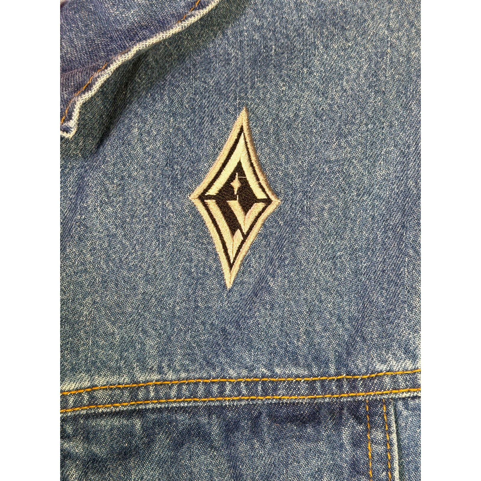 FISLL Las Vegas Aces A’ja Wilson #22 blue denim jacket, size small, with team logo and stylish casual fit.