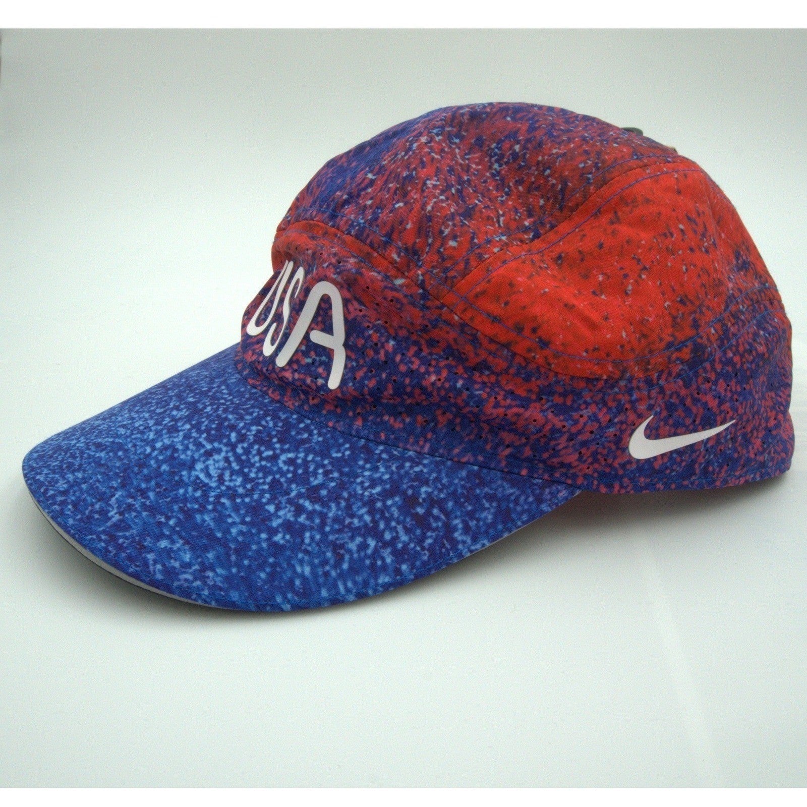 Nike adult unisex "USA" Tailwind cap in red, white, and blue featuring Nike branding and adjustable fit.