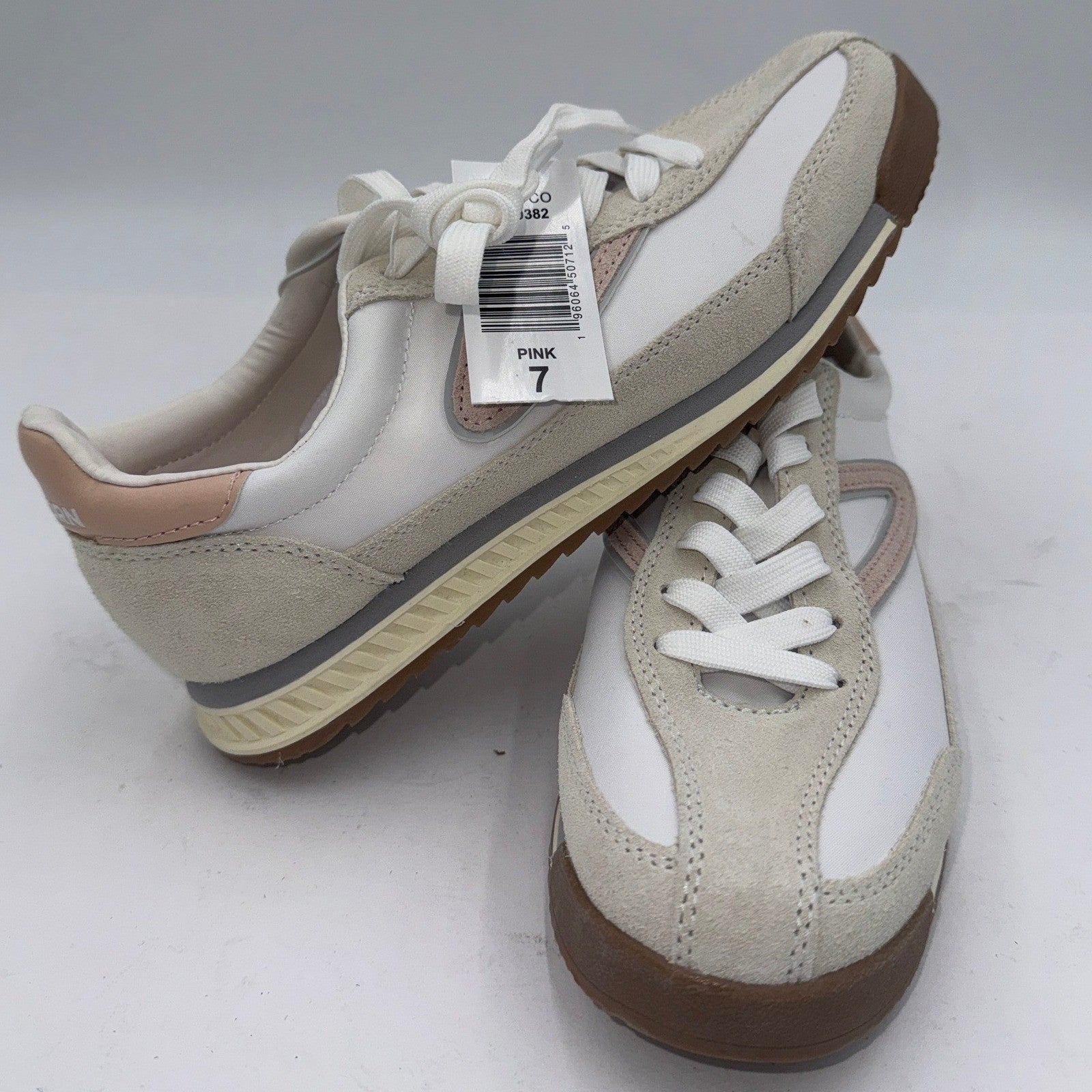 New Tretorn women's pink sneakers with a 7-inch design, featuring stylish and comfortable casual footwear.
