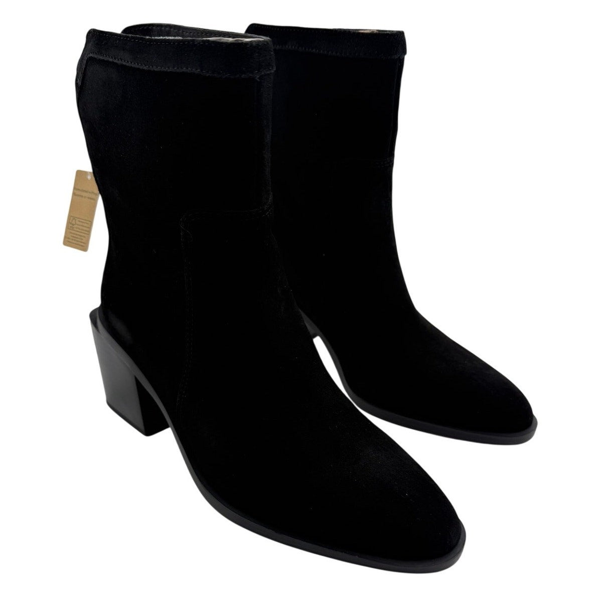 Vince Camuto Verona flats with tags and box, stylish women's shoes in a classic design, new with original packaging.