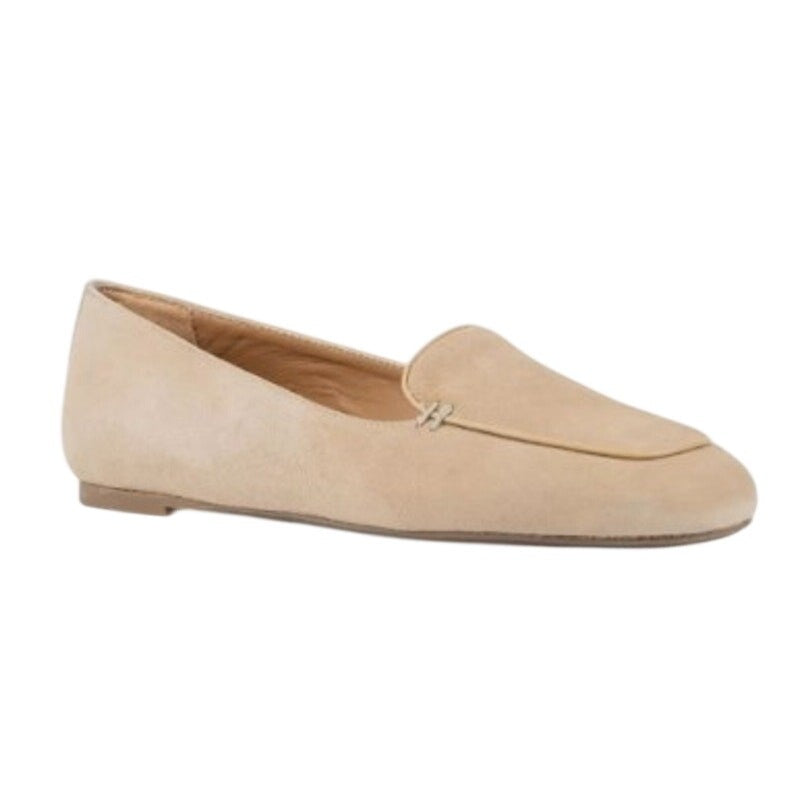 NIB Aquatalia Judie almond women's flats in size 8M, featuring beige almond-shaped toe and sleek slip-on design.