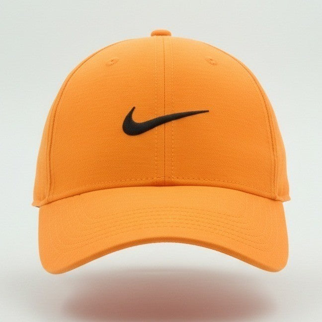 Nike Club Cap in neon orange (Papaya), unisex adjustable hat with Nike logo, perfect for casual wear and sun protection.