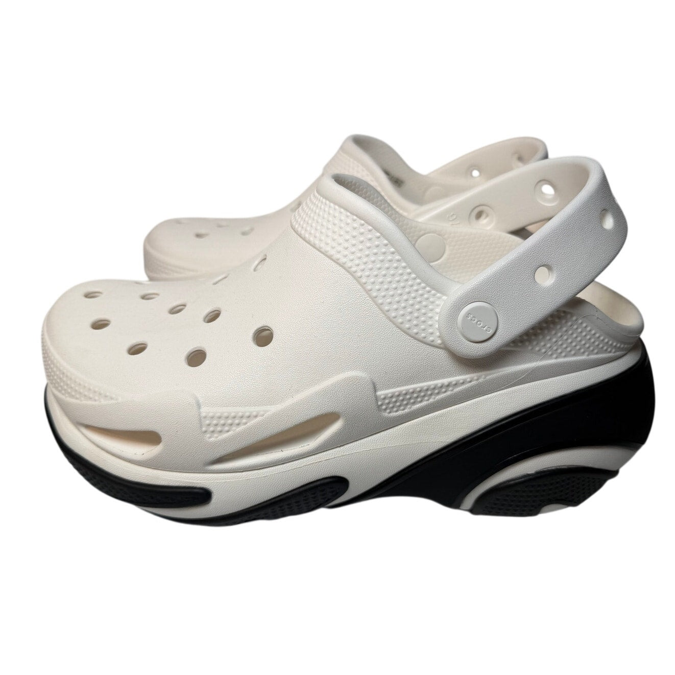 White Bubble Crush Crocs platform sandals for women’s size 10 and men’s size 8, new with tags, featuring a chunky sole and cushioned design.