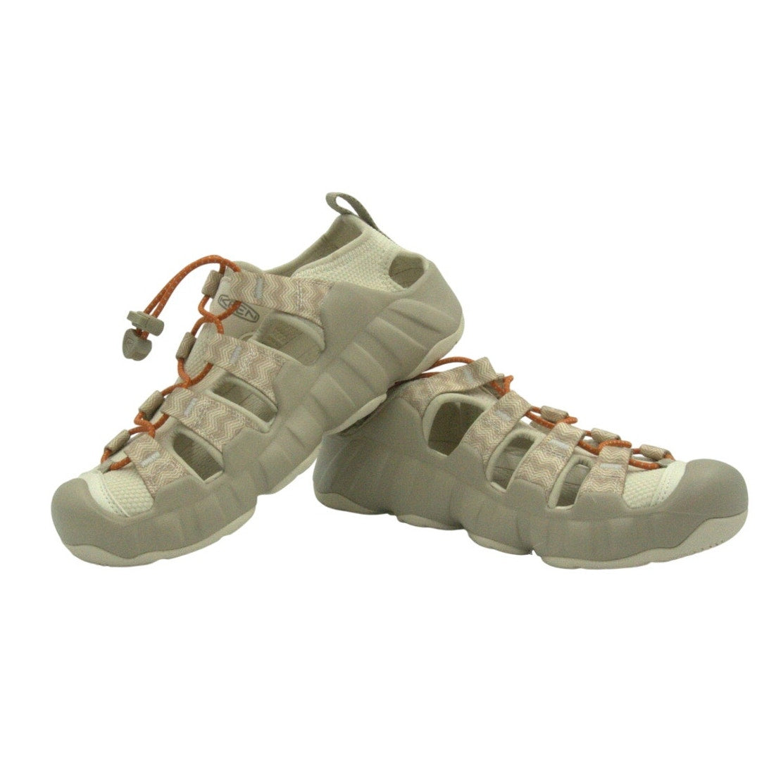 Keen Whisper women's closed-toe hiking sandals in US 8.5, featuring breathable straps and durable sole, new without box