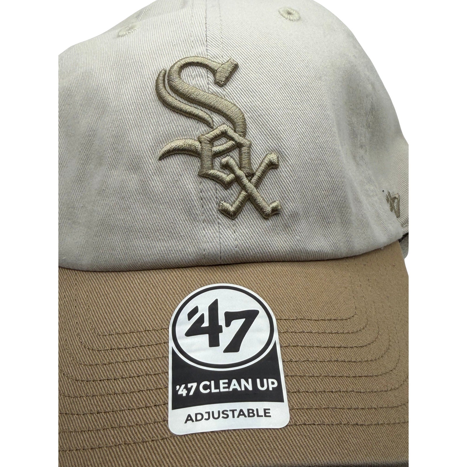 '47 Chicago White Sox Clean Up adjustable hat in bone tan with team logo, MLB official merchandise, on a plain background