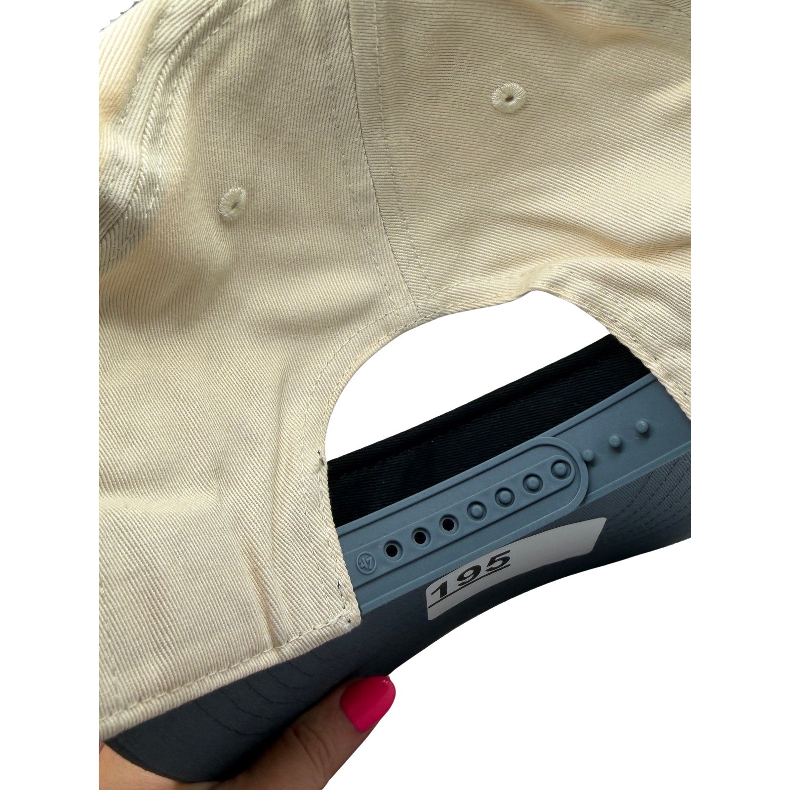 Cream gray Cleveland Browns NFL ’47 Hitch adjustable snapback hat with embroidered team logo and snap closure.