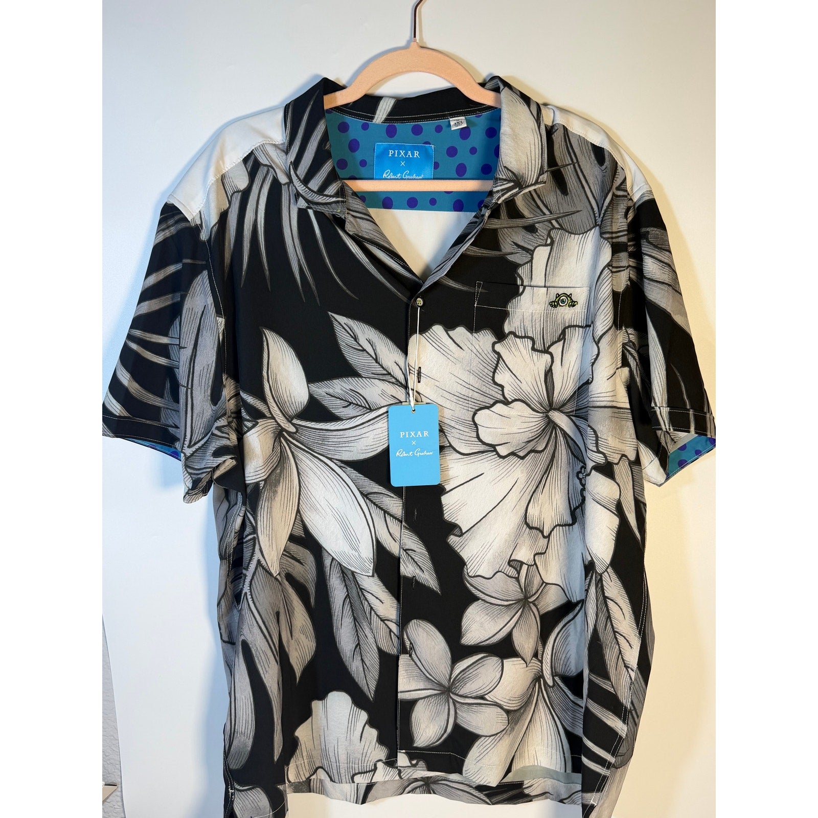 Black Robert Graham Pixar Hello Boys Hawaiian shirt with floral pattern, size 3XL, featuring Disney/Pixar design.