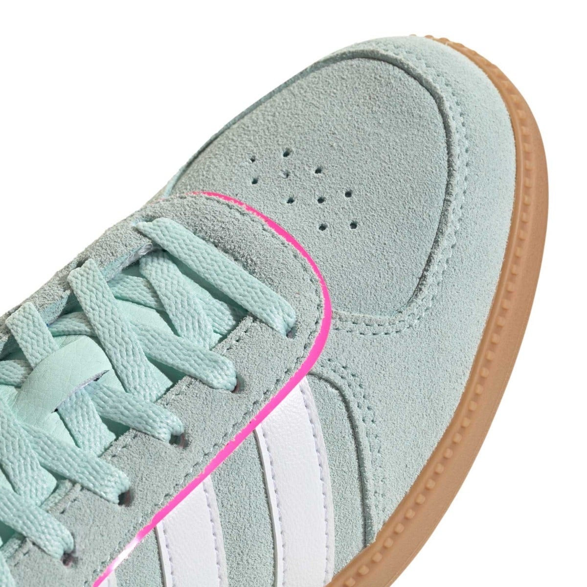Adidas Breaknet Sleek women's sneakers in mint and pink, size 7, showing the stylish design and color contrast.