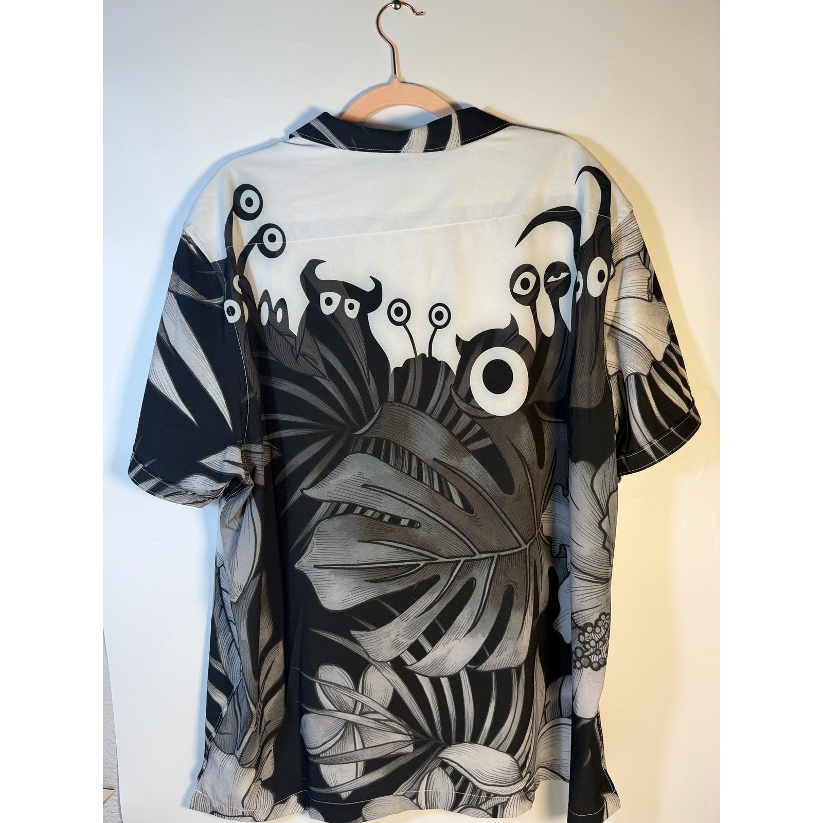Robert Graham x Disney Pixar Hello Boys Hawaiian shirt in black floral pattern, 3XL casual shirt with vibrant Disney-themed design.