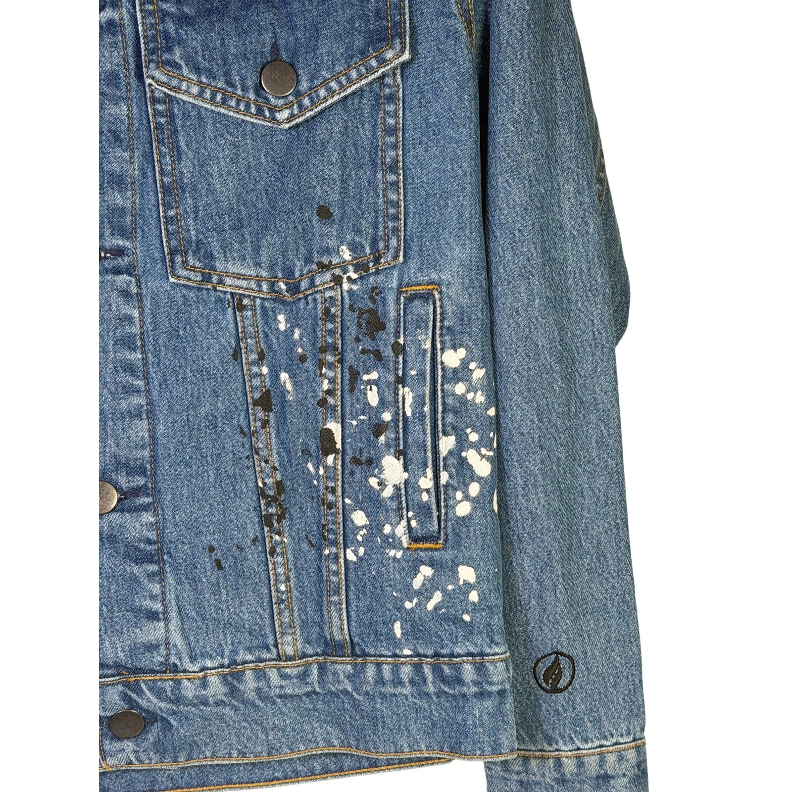 FISLL Las Vegas Aces A’ja Wilson #22 blue denim jacket, size S, casual women's jacket with team logo and stylish design.