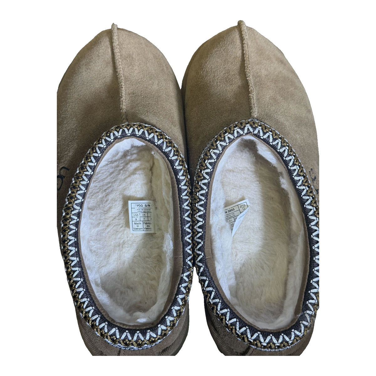 UGG Tasman Slippers 5955 in chestnut for women, size 9, featuring plush sheepskin lining and slip-on design.