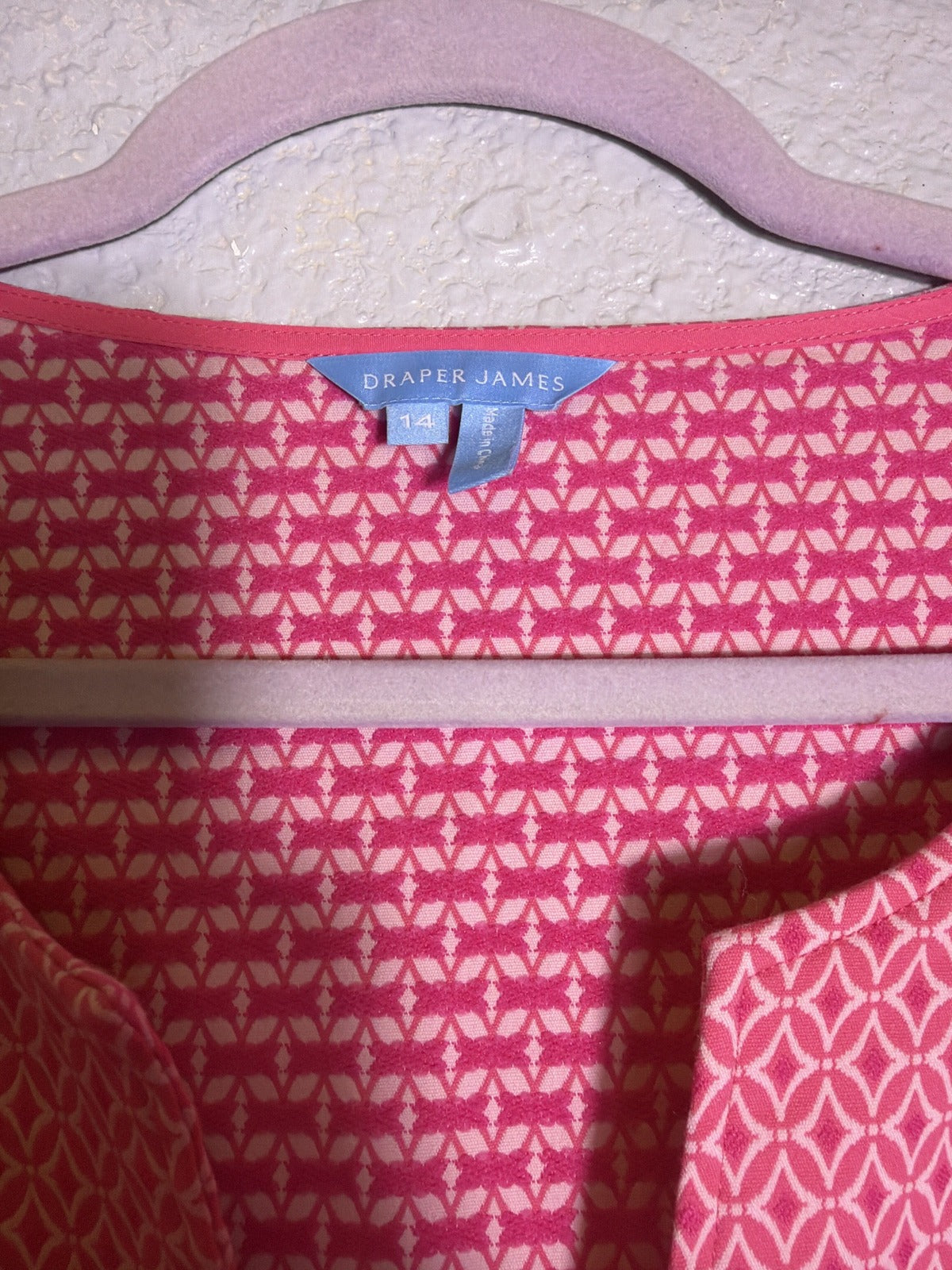 Pink Draper James geometric jacquard fit and flare dress with short sleeves, front zip, in women's size 14, pre-owned.