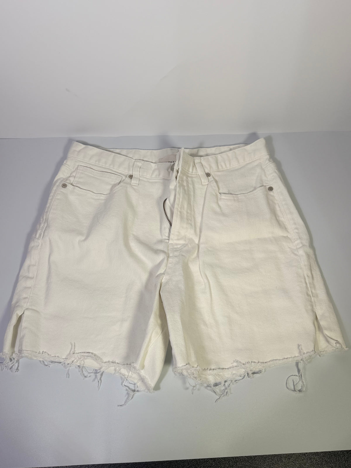 Habitual Skylar women's white denim Bermuda shorts with raw hem, size 10/30, casual clothing for summer or warm weather.