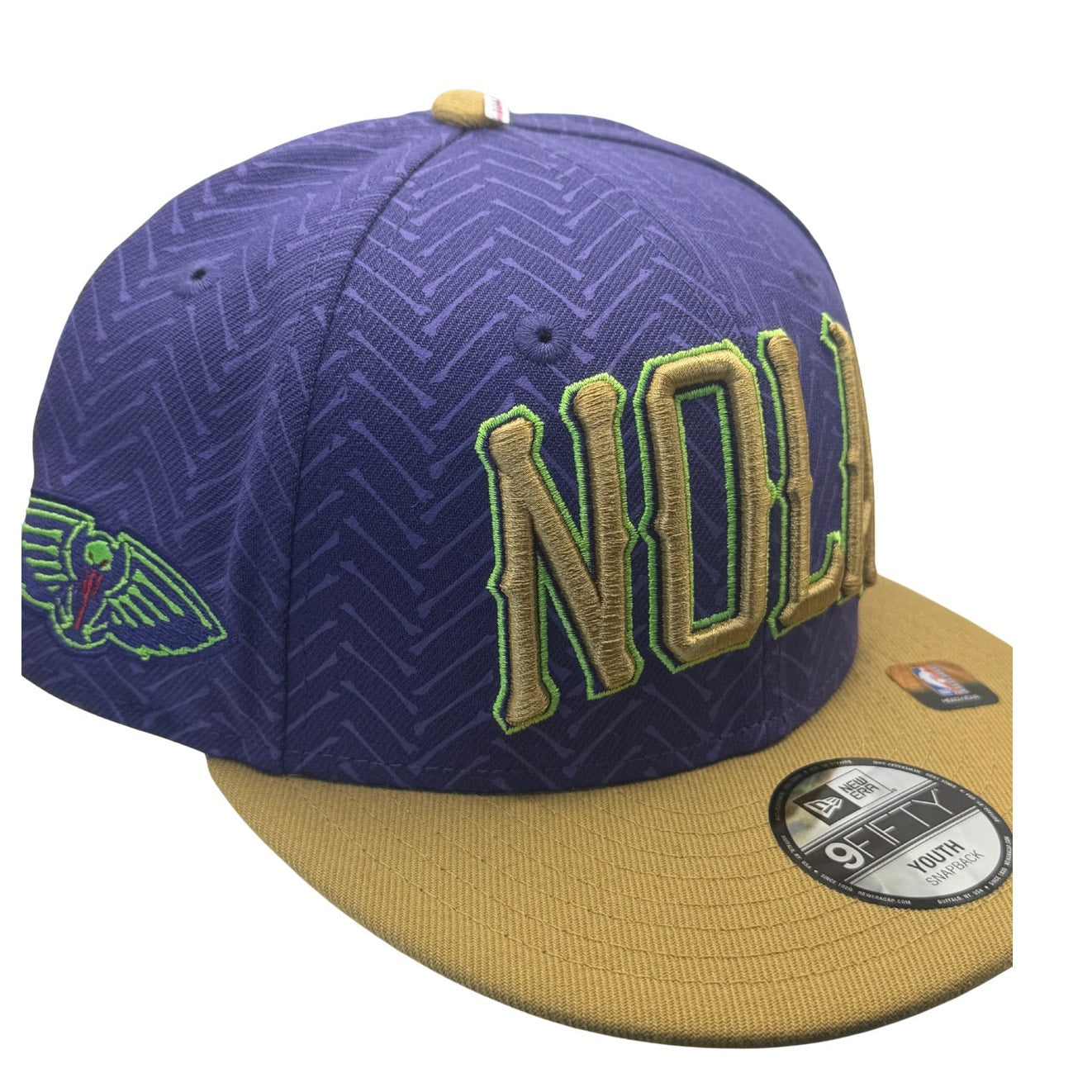 New Era New Orleans Pelicans 9FIFTY youth snapback hat in purple and gold with NBA logo, adjustable cap for kids.