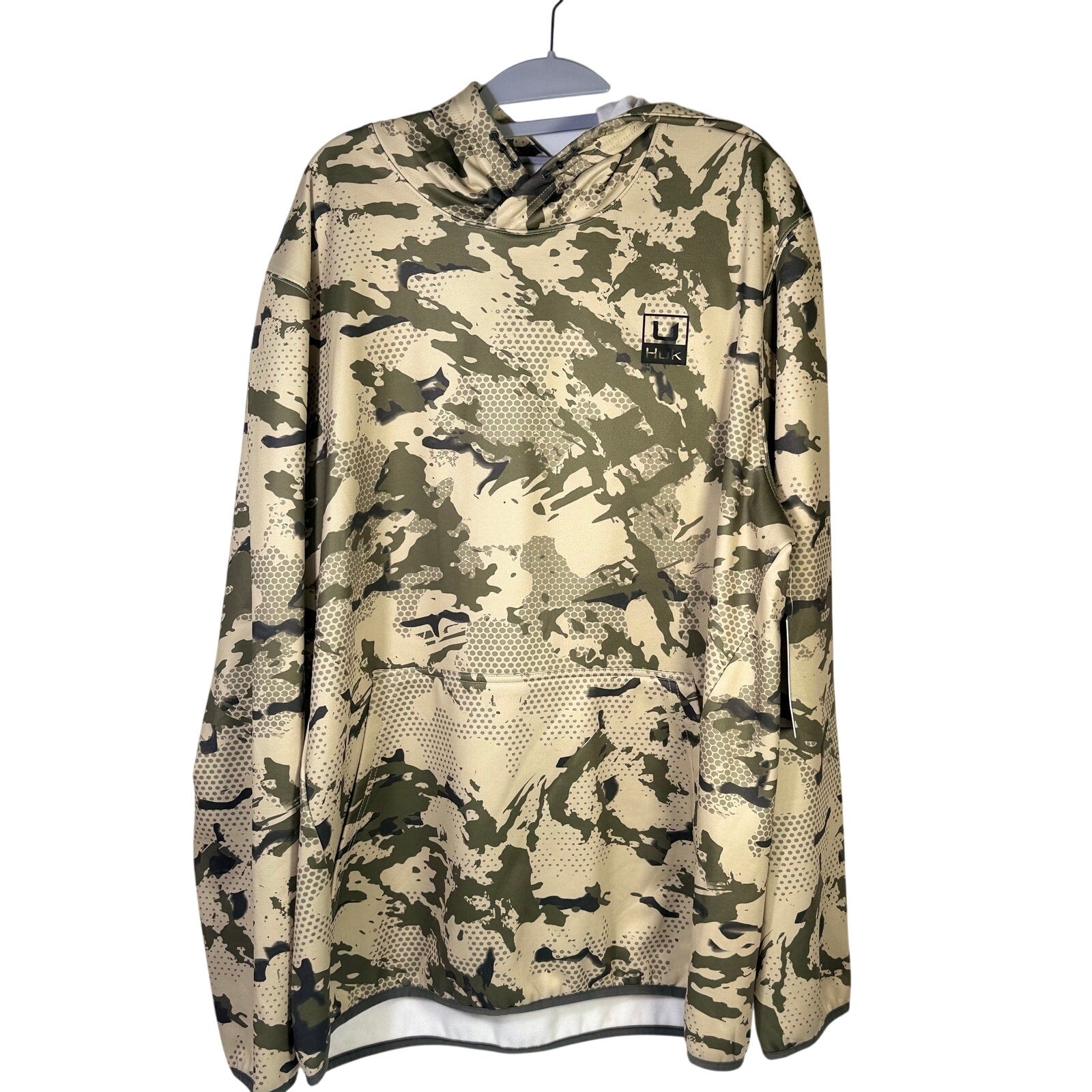 HUK men's Cold Front KC camo printed fishing hoodie in size XL, featuring a camouflage pattern and hoodie design.
