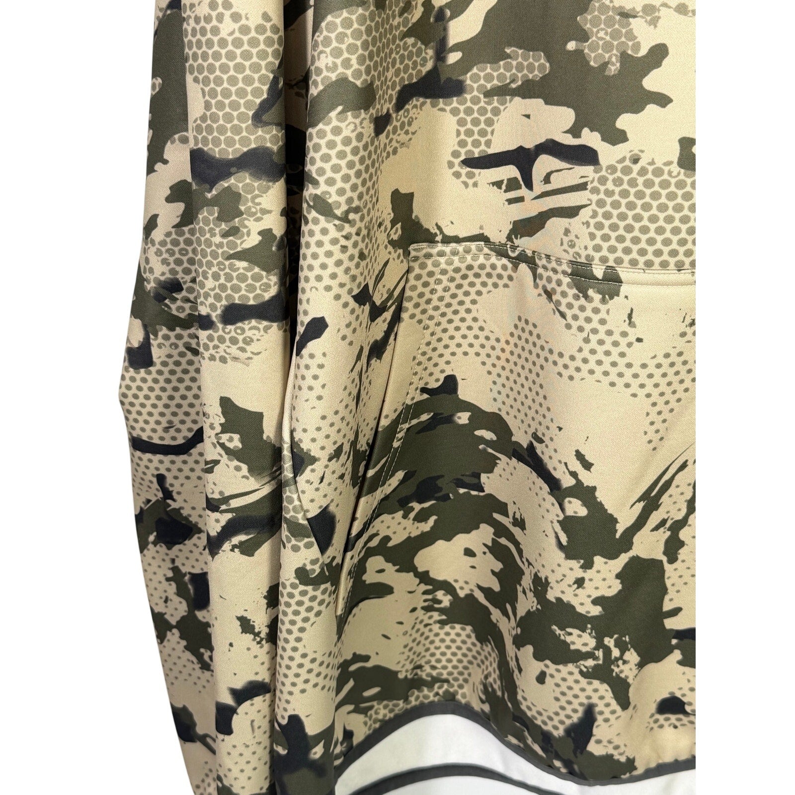 HUK Men’s Cold Front KC Camo printed fishing hoodie in size XL, featuring camouflage pattern and front pocket.