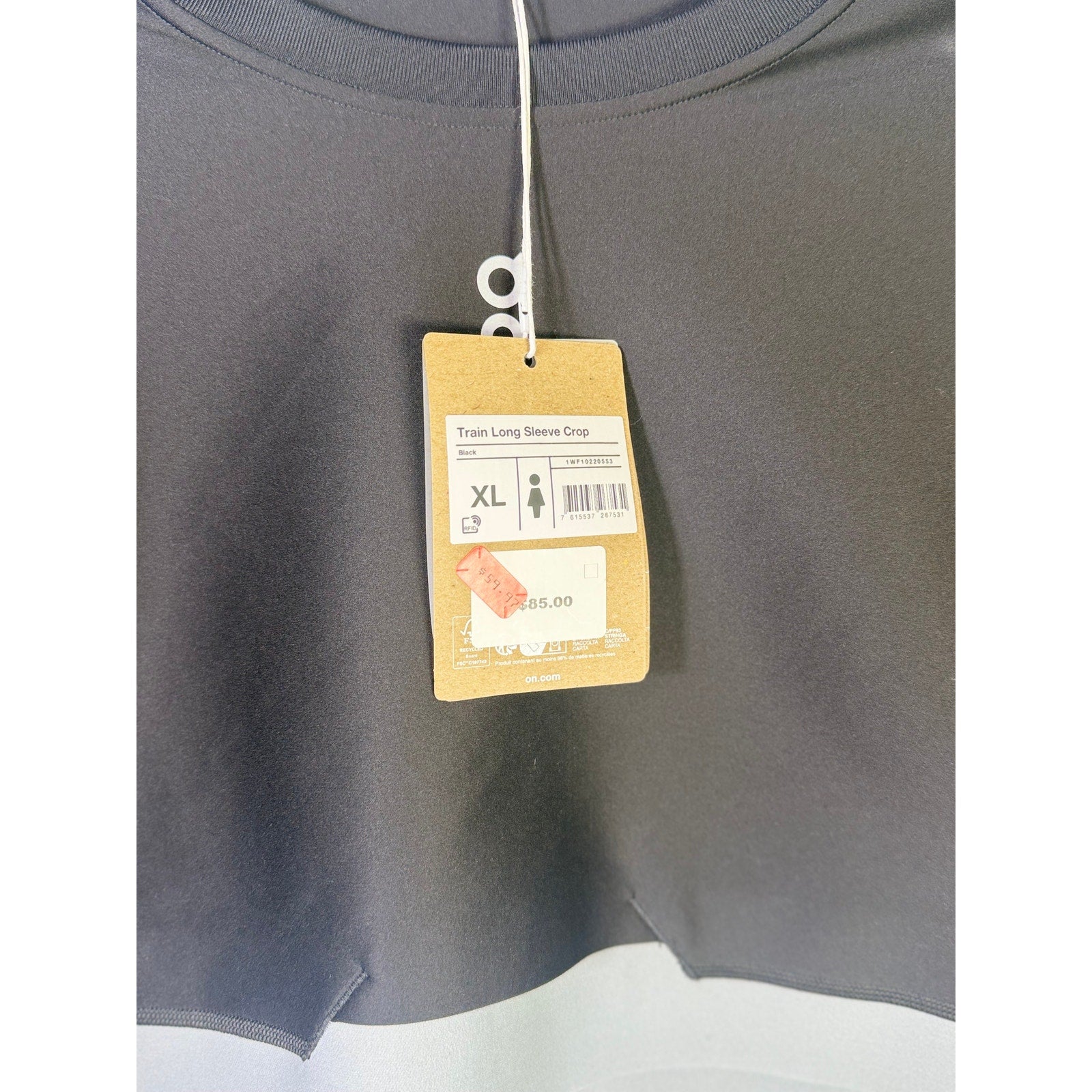 Black On Women’s Train long-sleeve crop athletic top in size XL, shown on a mannequin, with logo detail visible.