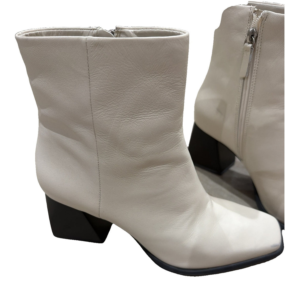 Gianni Bini cream leather ankle boots with square toe, block heel, side zipper, women's size 9.