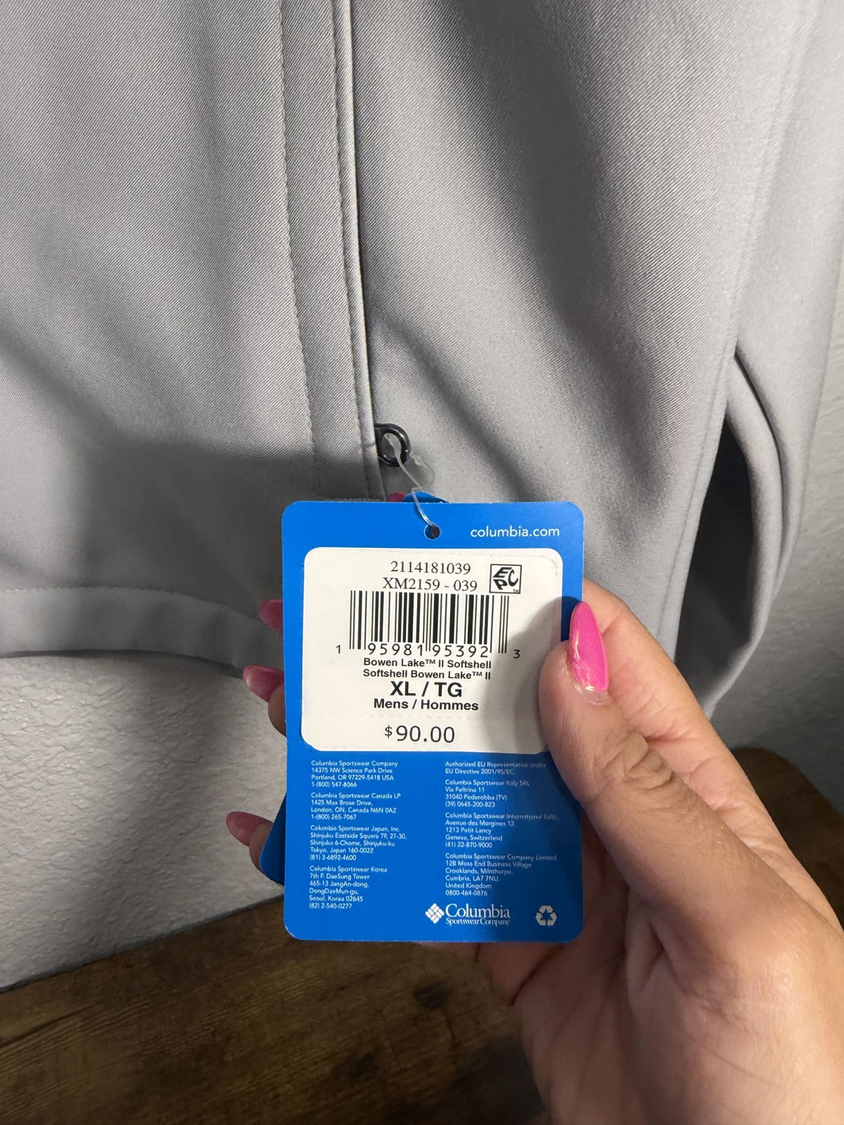 Men's Columbia Bowen Lake II softshell jacket in light gray, size XL, shown on a hanger with a full front view.