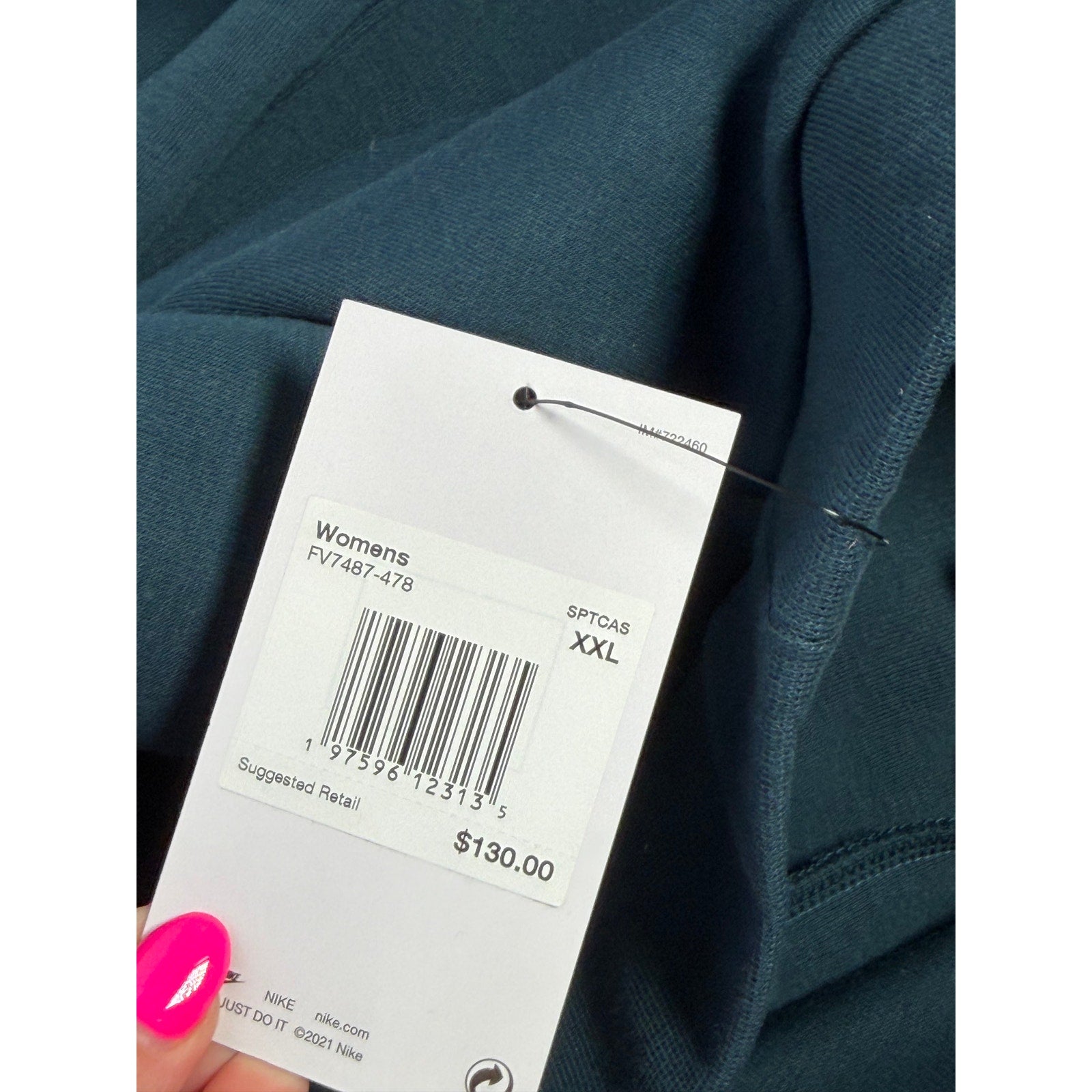 Nike Sportswear Tech Fleece high-waisted slim women's sweatpants in navy, featuring a comfortable fit and athletic style.