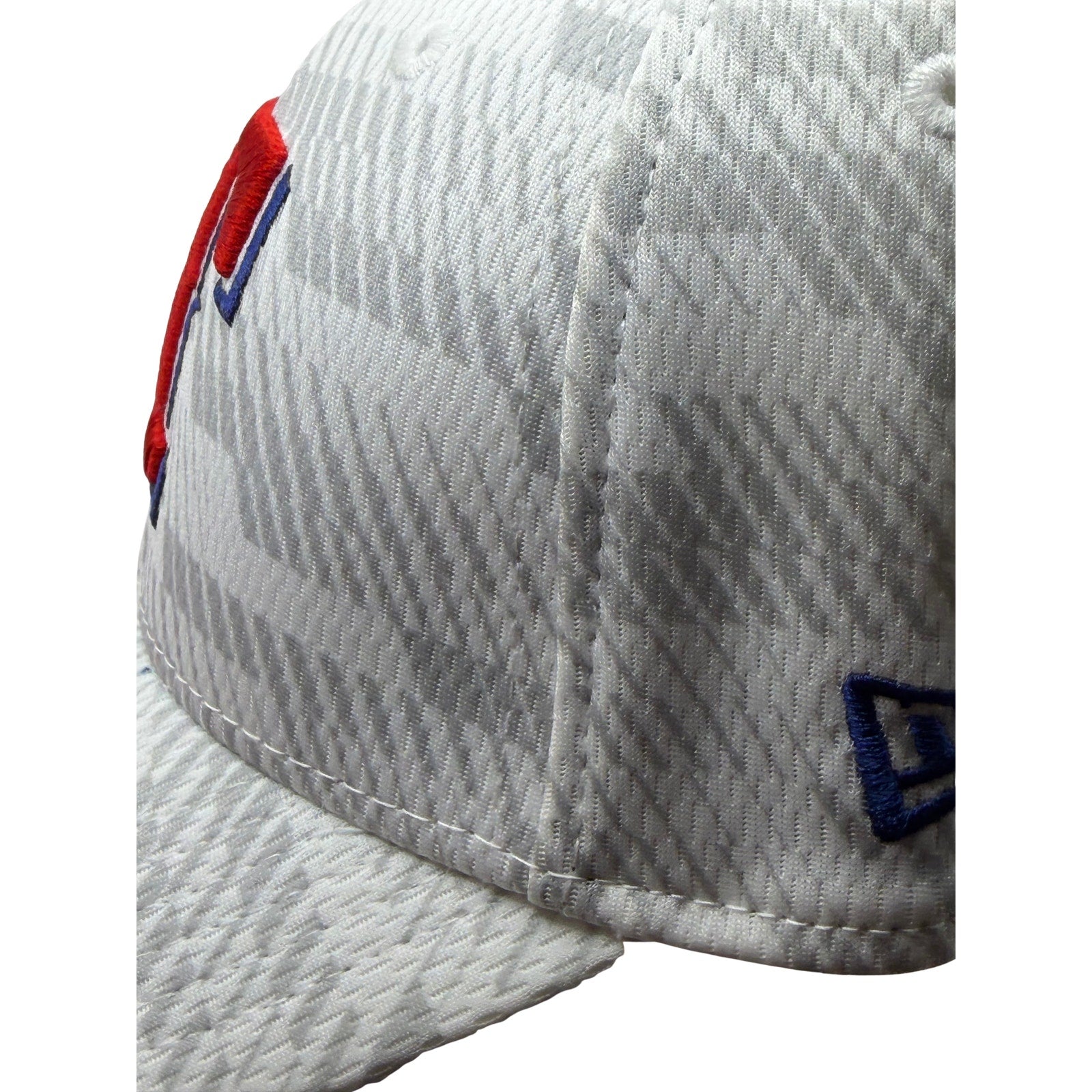Youth Texas Rangers MLB New Era 39THIRTY stretch fit hat in white and gray, adjustable baseball cap for kids.