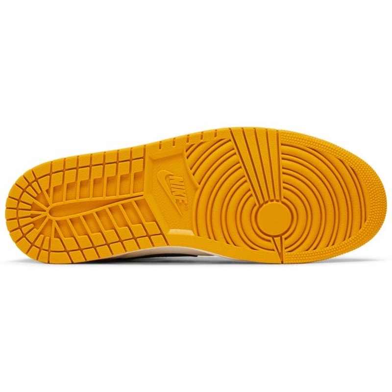 Nike Air Jordan 1 Retro High OG Yellow Ochre athletic shoes for grade school size 6Y, new in box, featuring yellow ochre accents.