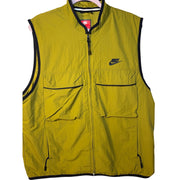 Nike Tech Woven Utility Wind Vest for men in green, size medium, full zip, lightweight and wind-resistant fabric.