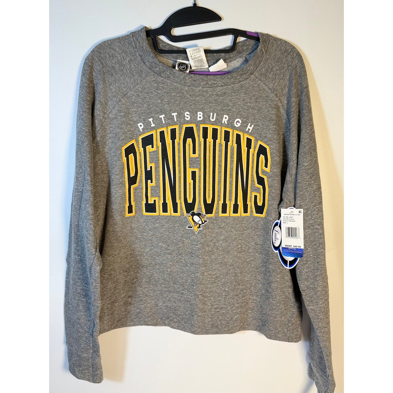 Concepts Sport Pittsburgh Penguins women's gray crew sweatshirt, large size, NHL team fan apparel, cozy and stylish.