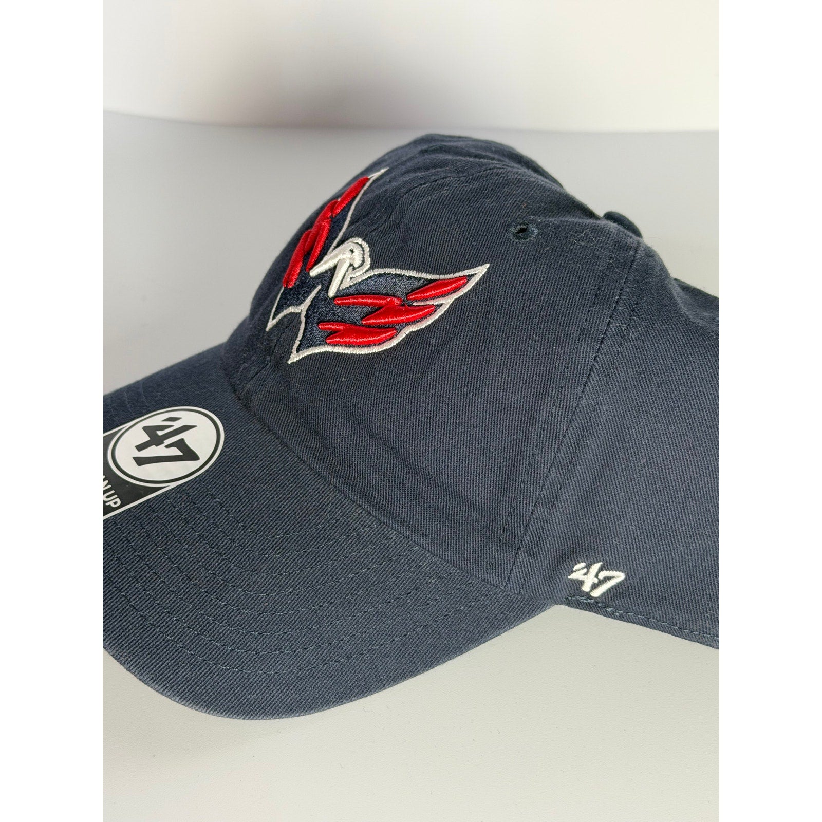 47 Brand Washington Capitals navy adjustable strapback hat with NHL logo and clean-up design.
