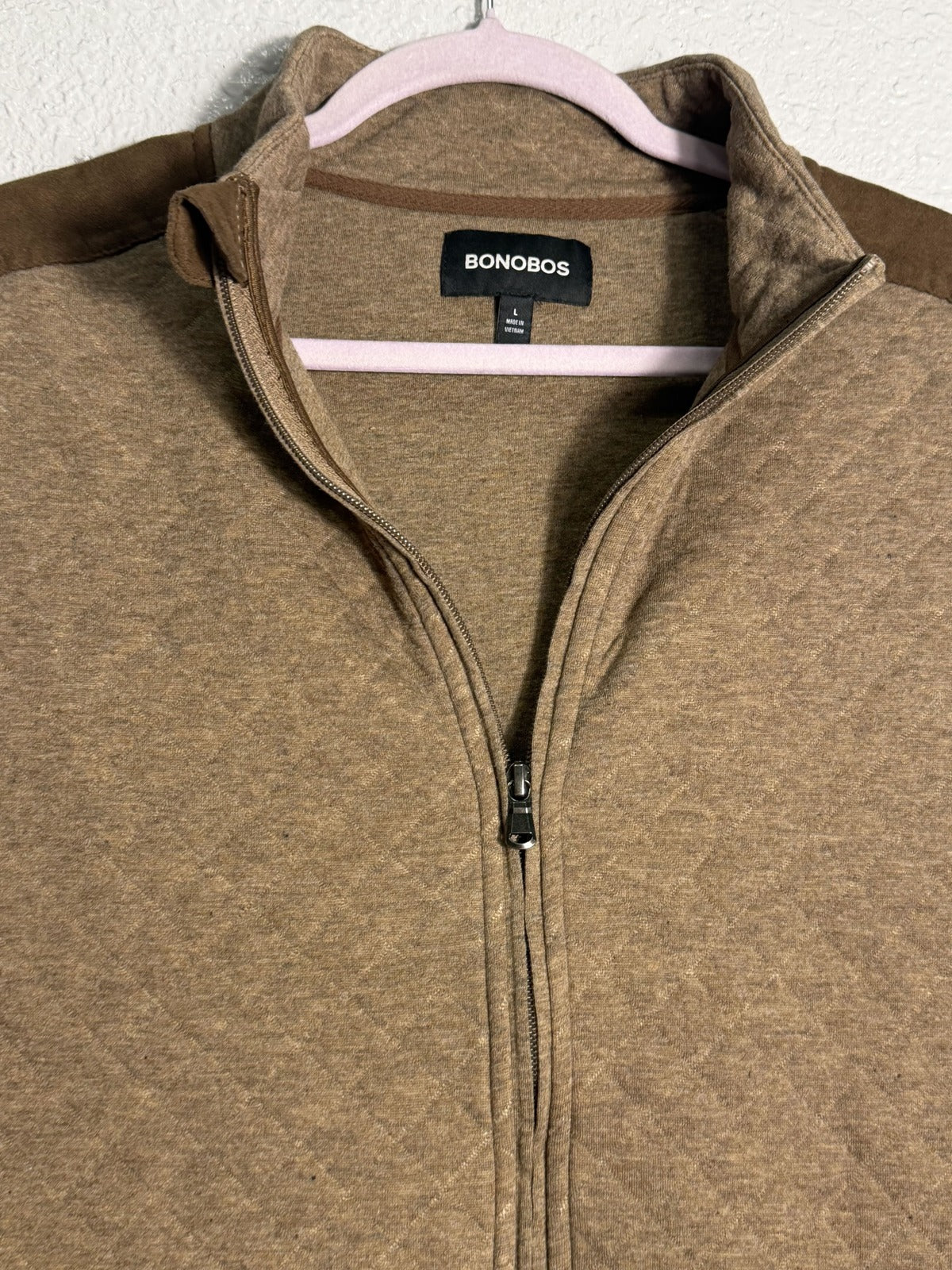 Bonobos Midtown Quilted Vest in tan/brown for men, lightweight jacket with quilted pattern, size large, new without tags.