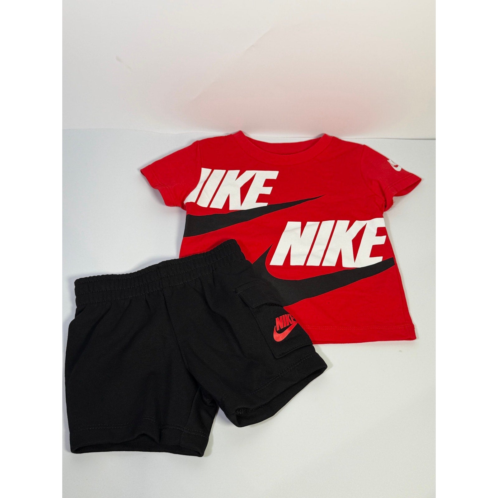 Nike baby boys 2-piece T-shirt and shorts set in red and black, size 12 months, new with tags, toddler clothing.
