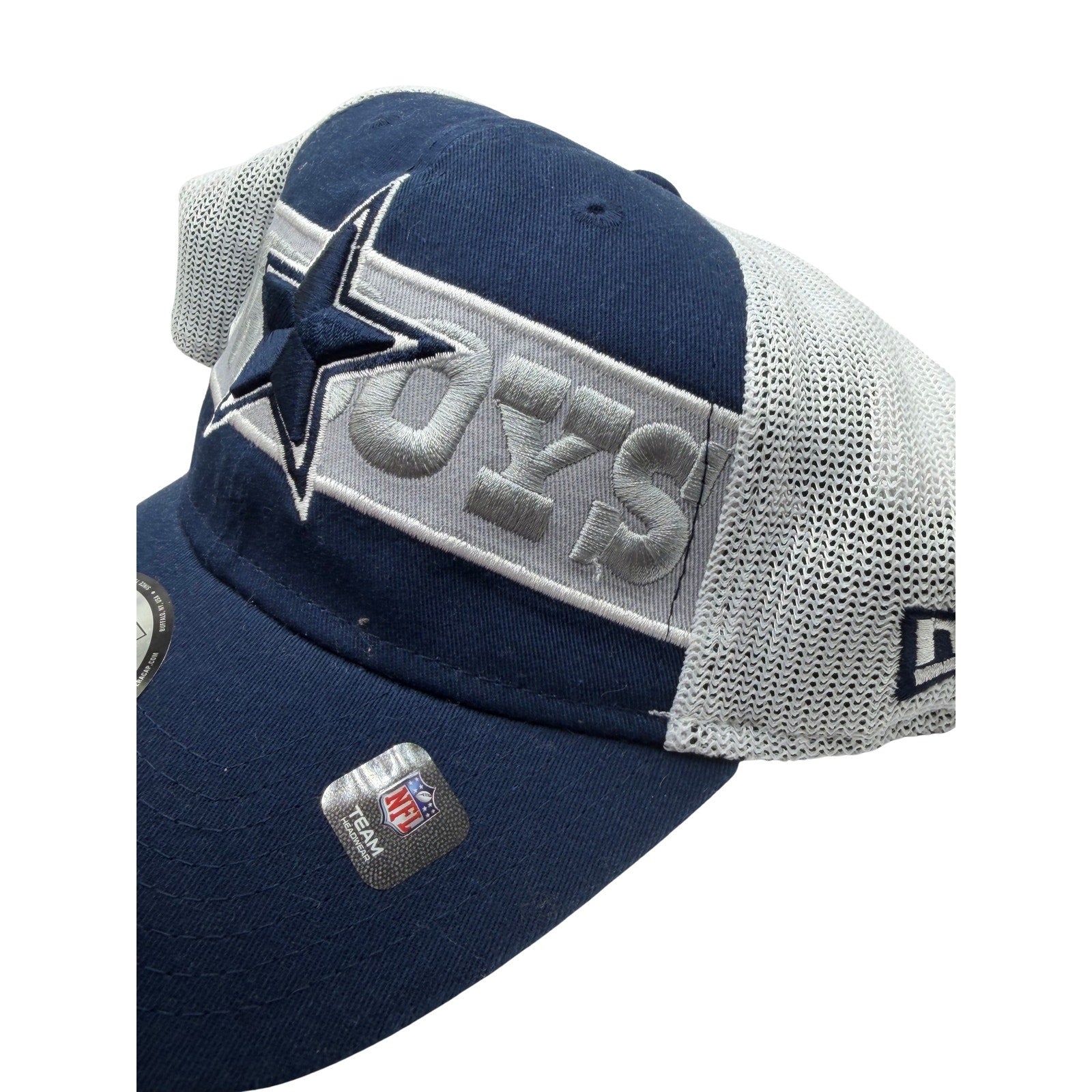 New Era Dallas Cowboys navy and white 39THIRTY mesh hat, medium/large fit, front logo, adjustable cap, NWT